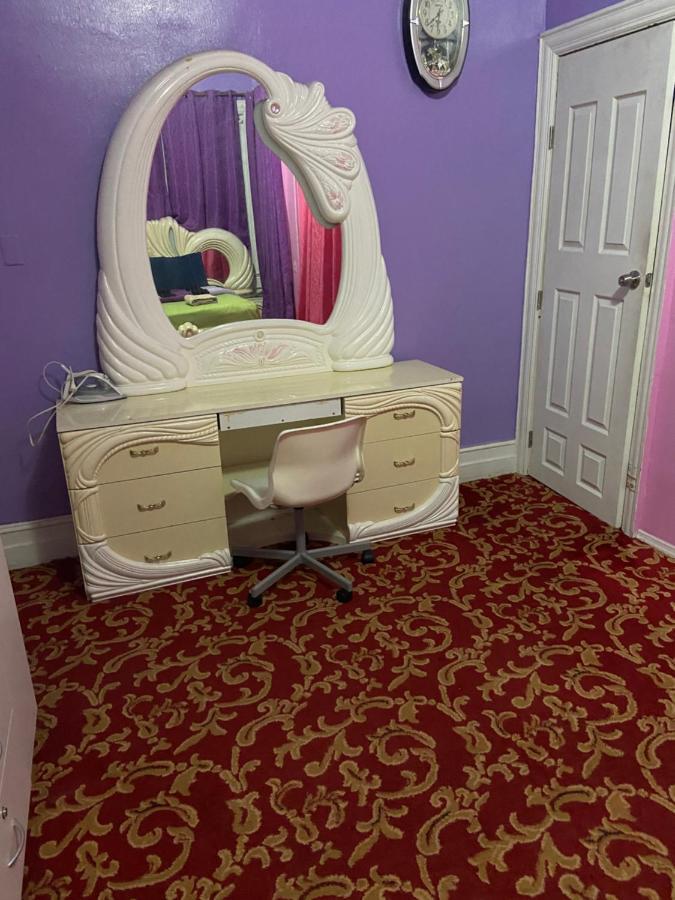 A Lavish Room In Queens New York Bagian luar foto